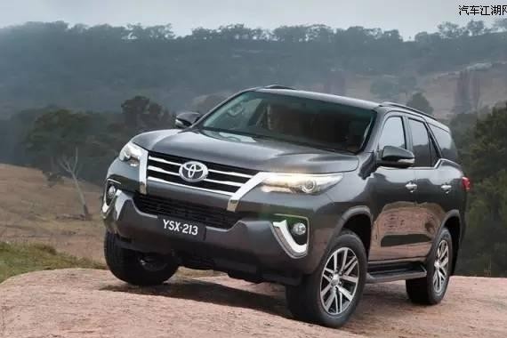 2017款丰田穿越者完胜汉兰达 直追霸道