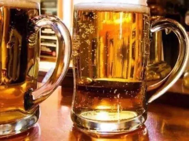 免费研报精选"喝酒吃药"行情再现!机构重申白酒啤酒布局正当时(附股)