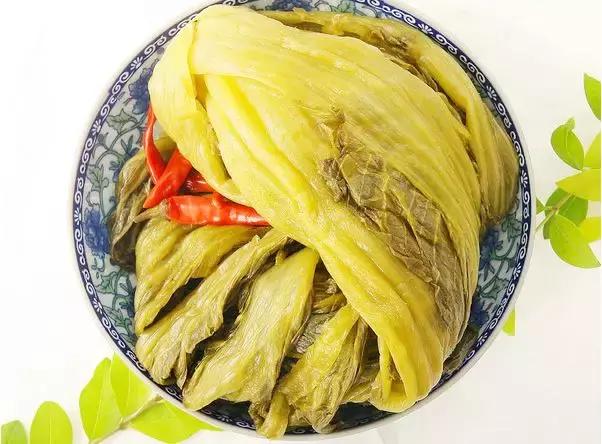 花菜:原材料比较多:苴莲,红萝卜,黄萝卜,绿萝卜,芹菜杆,香菜,鲜辣椒