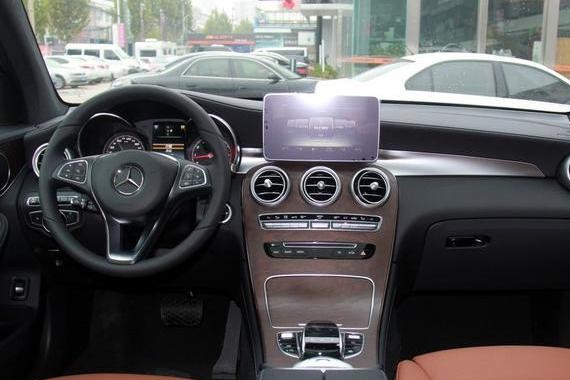 18款奔驰GLC300 极致越野带你体验非凡感受