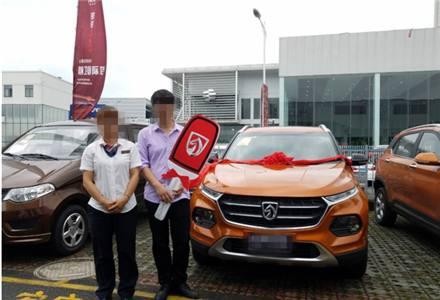 国内第一辆宝骏510手动挡，换挡用拨片，车主：有种超跑的感觉！