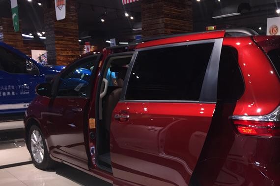 17款塞纳中高端商务保姆车型口碑甚好一款可与埃尔法媲美的商务车