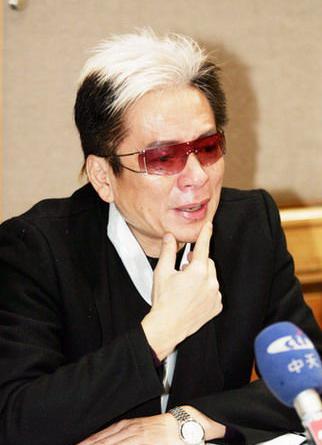 高凌风见邓丽君紧张得主持时喘气，琼瑶献计他竟这样追求邓丽君！