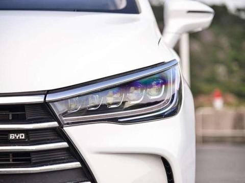 奥迪设计师操刀，奔驰底盘调教，标配ESP+后排独立空调卖8万！