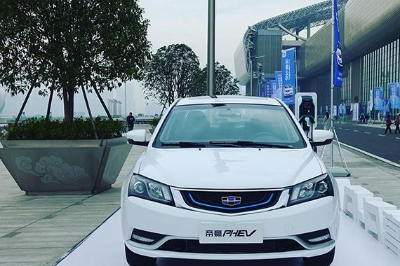 百公里油耗5L，吉利这款混动车补贴后不到13万元