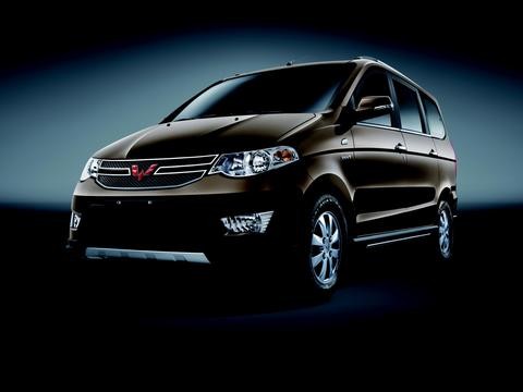 车神般存在的五菱宏光，为何连兰博基尼都来贴它的车标冒充它？