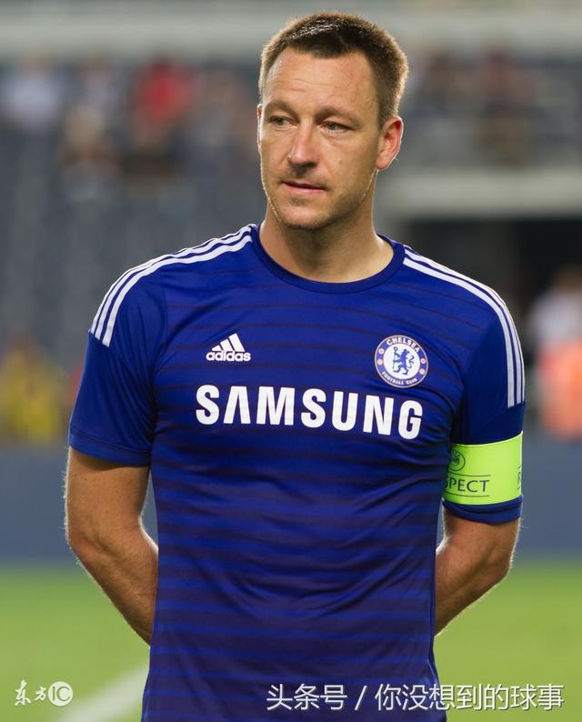 史上唯一拿过欧冠最佳射手的后卫球员,生涯进