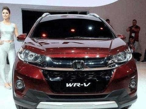 本田WRV实车，油耗低至5L，白菜价或售8万，国产哈佛宝骏看完要哭
