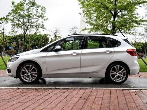 这宝马不到20万，可以装一家7口，可国人宁愿选择别克GL8