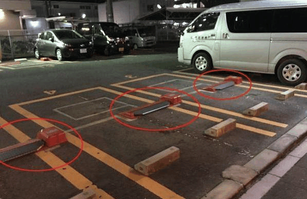 看完日本神奇的停车位,我交违章停车罚款时眼