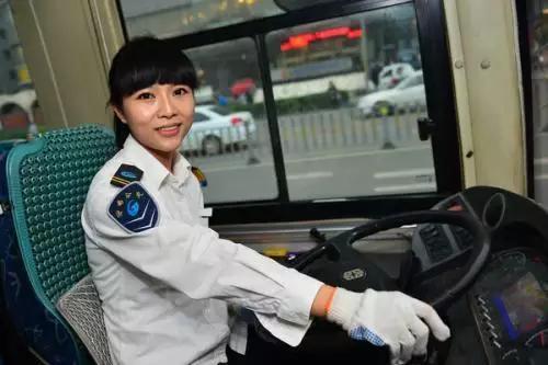 驾驶证对驾龄又有新规定,你快看看你还能开几