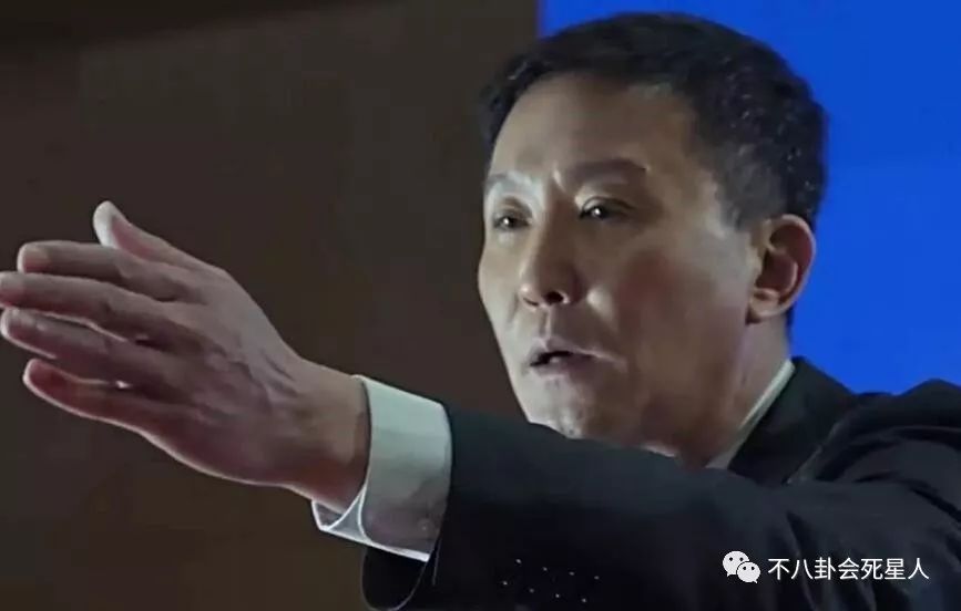 第一美女陈红曾秒杀美女,如今许晴吊打她,女星许晴汉大学服图片