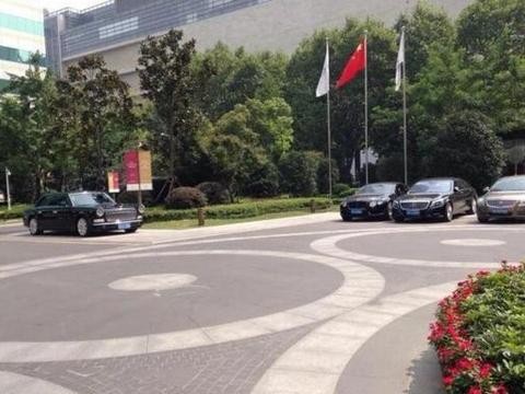 停车场一台国产车，风头盖过宾利迈巴赫，一打听居然要500万