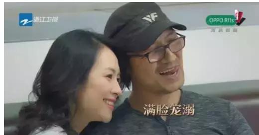看了章子怡的项链和微博简介，就知道她有多爱女儿和汪峰了