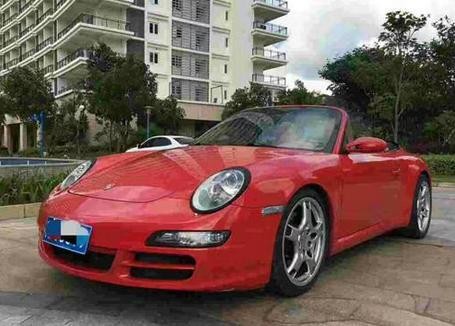 朋友花23万提辆保时捷911，价格便宜，体验有钱人的感觉