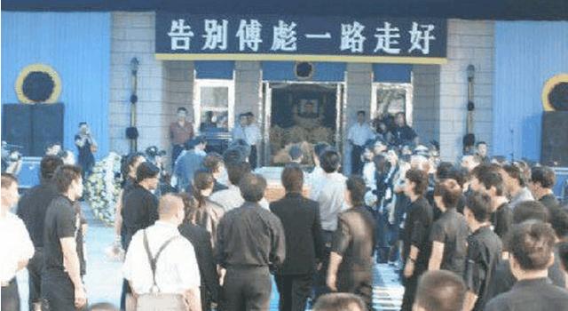 傅彪走后她扛起债务重担，邓婕借钱给她做生意，如今火遍全国