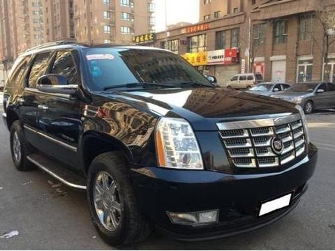 同学花23万入手凯雷德，驾驶几月后很后悔，直言无缘有钱人的生活