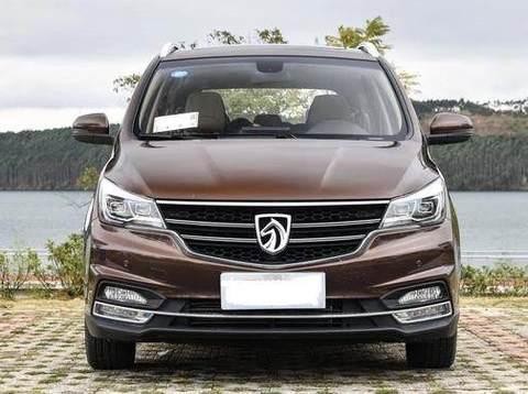 宝骏730又改款，顶配仅10.88万，内饰配氛围灯，网友：这档次真高