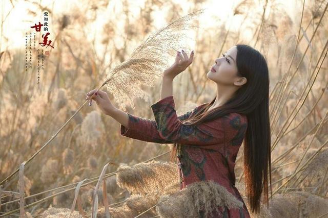 人像摄影:初冬季节,洛阳河边那片芦花儿