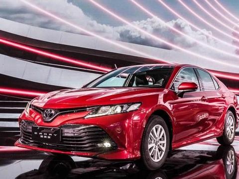 终究是抢了雅阁和天籁的风头，凯美瑞有多强？