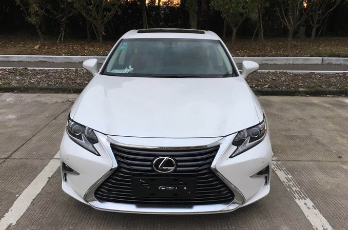 32万落地雷克萨斯ES200精英版:动力还不如大