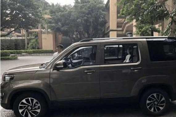 长安版路虎到店, 外形很硬汉, 7座SUV仅售5万