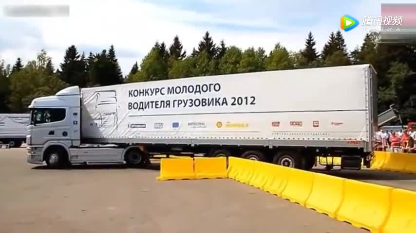 据说这些卡车司机年薪能拿20万，这技术你觉得可以吗？