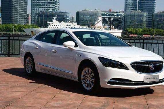 这辆车涡轮悬挂配全景天窗, 全时四驱, 销量是天籁的两倍多