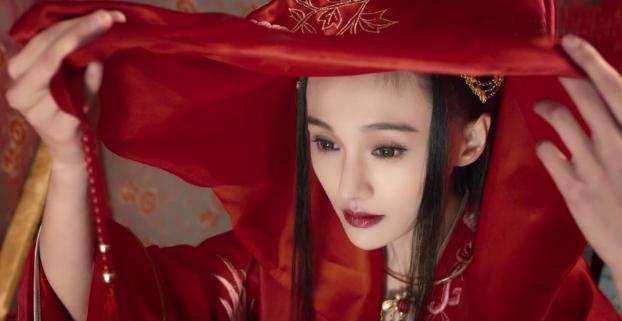 郑爽动漫腿秒杀维密超模腿，终于知道为什么二次元角色都找她了！