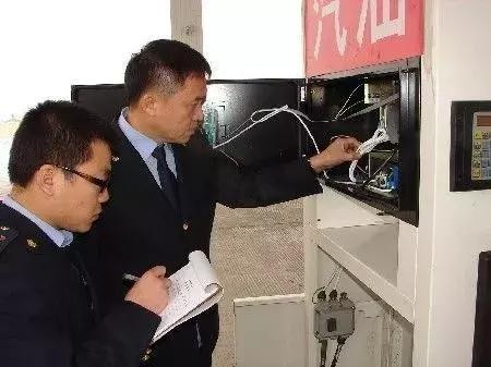 民营加油站油价特别低，难道是传说中的地沟油？