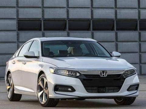 揪心了, 本田第十代雅阁10AT是好, 可没有后排出风口说不过去