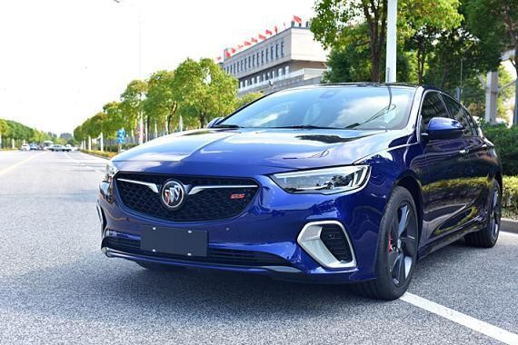 原厂多项深度改装，这3万块花得值，老王评测君威GS