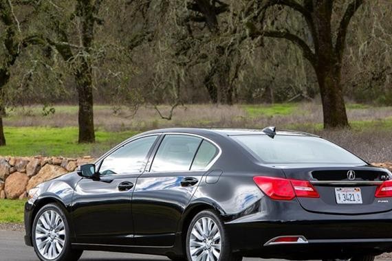 本田最厉害的轿车，懂车人望着流口水，但比5系贵，卖不动可惜了