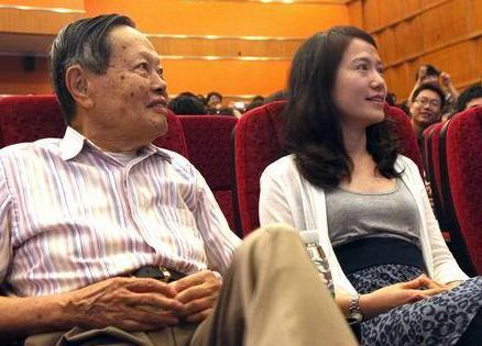 91岁杨振宁，示意41岁妻子翁帆，相伴13年，我去世希望你能够再婚