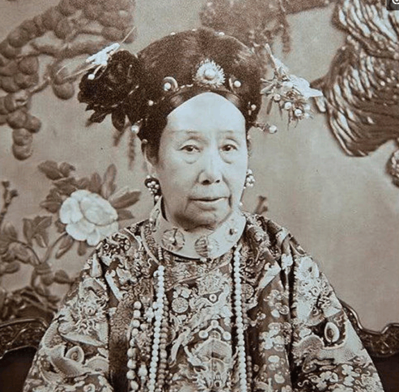 直击晚清老佛爷慈禧太后罕见老照片历史上真正的慈禧并不丑