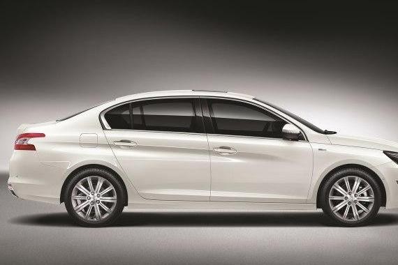 颜值不输思域，比卡罗拉省油，配置比朗逸强，仅10万法系靠它翻身