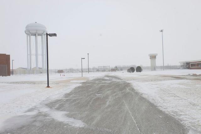 美国犯人的伙食,可不像我们想象中那么好,看了