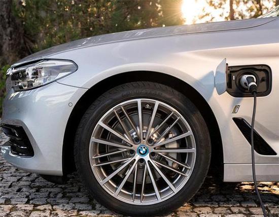 2018款宝马530Le百公里1.9L油耗,250马力