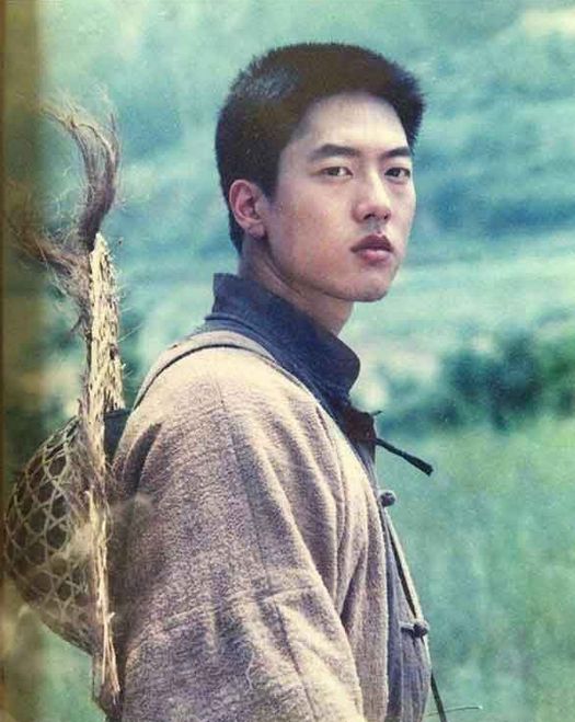 家世太显赫但为人低调,凌潇肃显赫家世晒出!