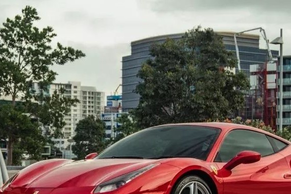 488高性能版本很快就要到来，对手“小牛”Huracan是喜还是忧？