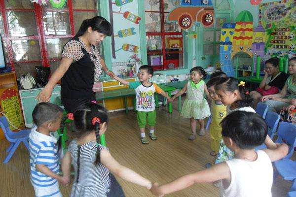 幼儿园小班古诗教案