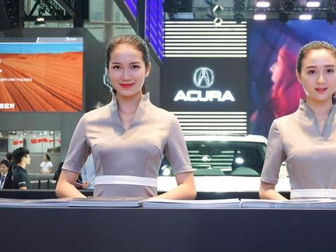 广州车展前台礼仪妹子哪个最好看？