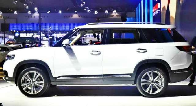 国产全新Q7,外观堪比路虎 配备特斯拉液晶显示