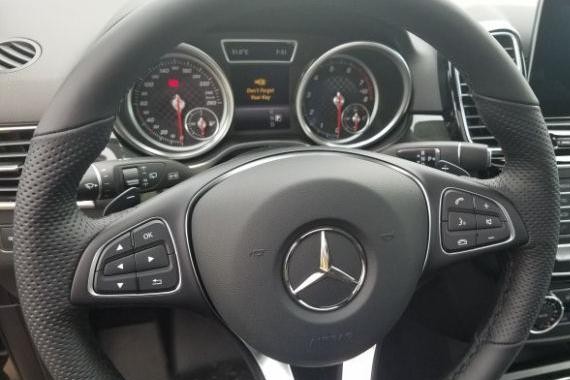 18款奔驰GLE43 动感十足散发浓厚的运动气息