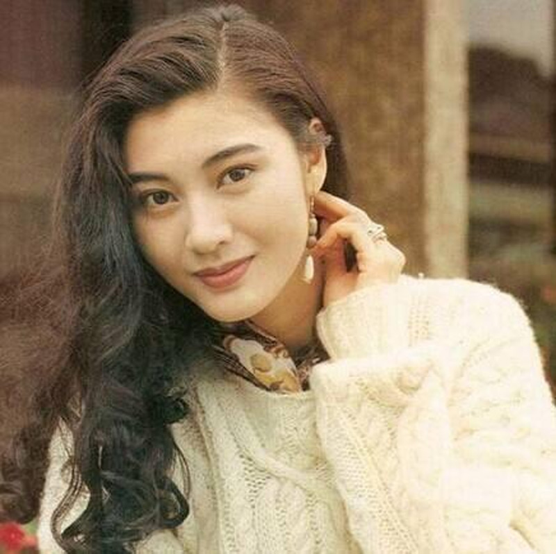 47岁李嘉欣近照显老,皱纹盖不住,网友:比整容脸好