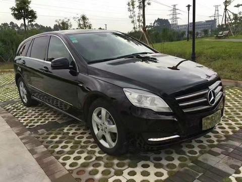 90后小伙求职难！借款买下奔驰R350，无奈做起职业司机！