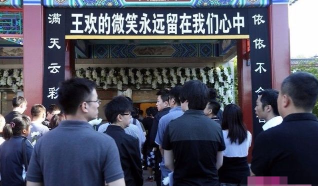 41岁的她是央视女主持，因癌症离世留下2岁的女儿，崔永元痛哭！