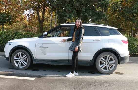 年轻白领谈众泰T700：这车高大威猛很霸气，撩起我骚动的心