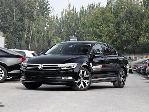 选大众迈腾2018款1.8T尊贵还是福特金牛座245豪华？