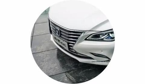 长安新车12月份上市，不知道看到这款车的前脸雷克萨斯怎么想？